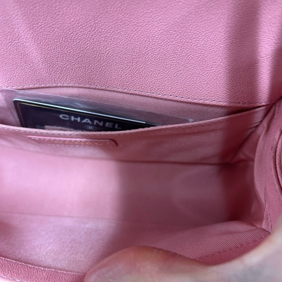 CHANEL CHEVRON OLD MEDIUM BOY IN SAKURA PINK - Picture 6 of 16